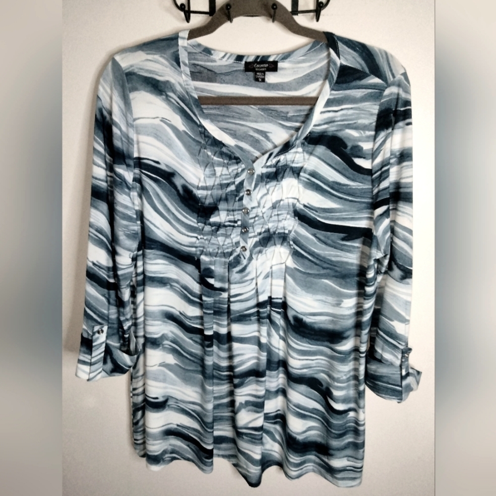 Cocomo Woman (Sz 1X) Blue & White Stretch V-Neck Button Roll Tab Sleeves Blouse